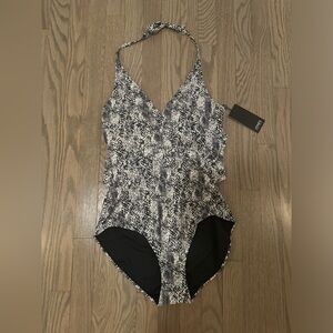 Jones New York one piece swimsuit size medium